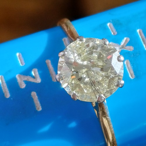 106 - Natural Solitaire 2.5ct SI1 Diamond Ring
- Vintage Cut draws slight natural yellow c
- 18ct Gold