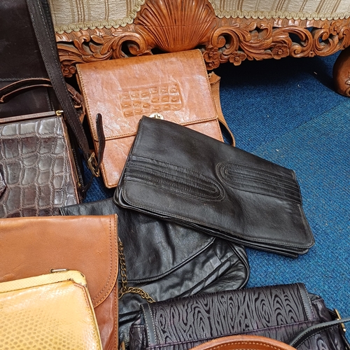 24 - Collection of Vintage Leather Hand Bags.  There is 17 in total of various sizes - clutch / hand/ sho... 