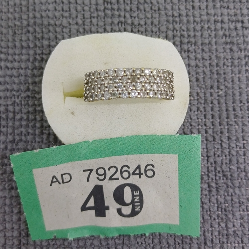 49 - Diamond ring
- 3.9 g
Size: O 1/2