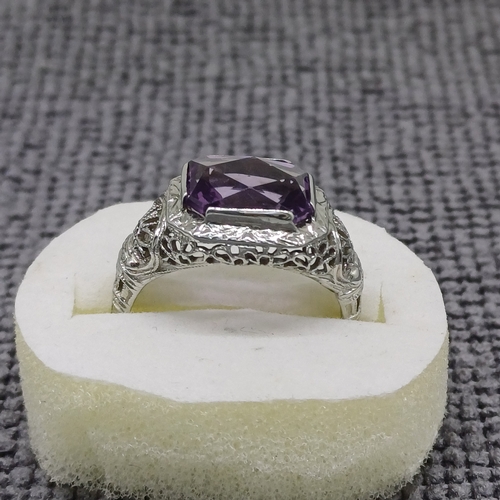 57 - Amethyst set in White gold /shank
- 18ct
- 4 g
Size: O