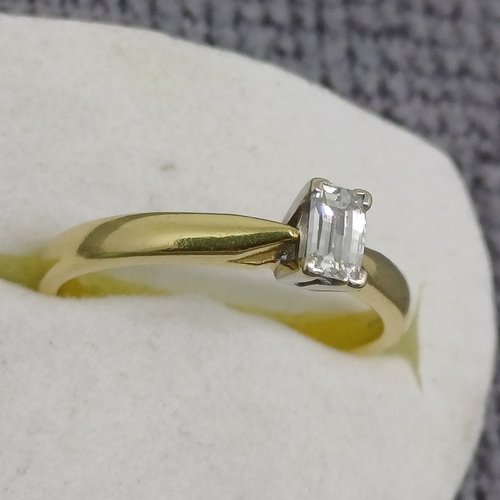 60 - Emerald Cut Diamond Ring
- 2.5 g
Size: L