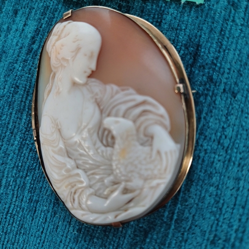 78 - Stunning Well Carved Cameo Brooch.  Needs to be fully appreciated