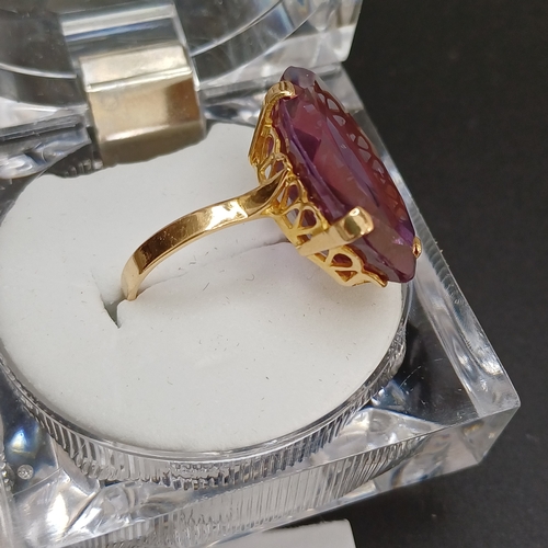 93 - Amethyst Ring 18ct Gold possibly French or Russian Size P