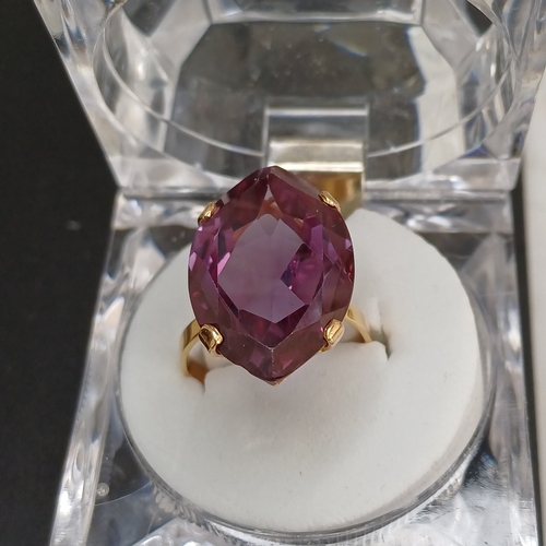 93 - Amethyst Ring 18ct Gold possibly French or Russian Size P