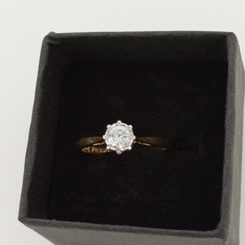 29 - A very lovely Ladies Diamond Solitaire Ring
- 18 ct Gold
- Diamond weight 0.50 ct
- weight 2.2 g
- S... 