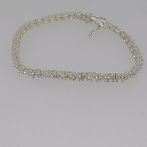 64 - Sliver Line Bracelet with White Stones