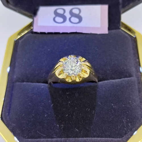 88 - This is an absolutely stunning Gents Heavy Solitaire Diamond Ring.
- Diamond size 2.5 ct
- Diamond C... 