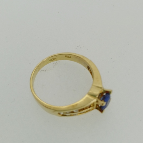 102 - Ladies Sapphire and Diamond Ring
- Circa 1970's
- Weight 4 g
- Size K