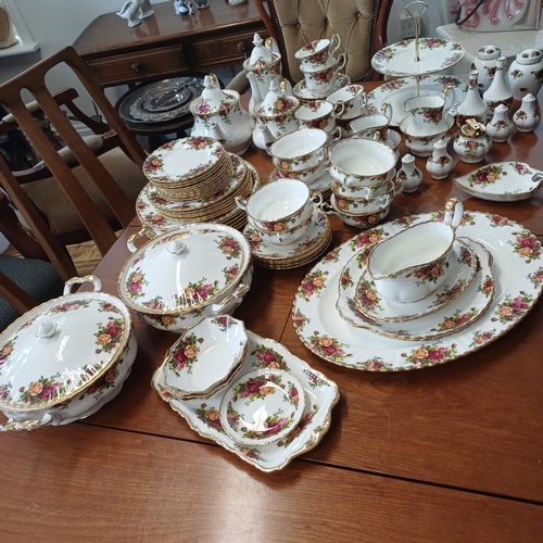 195 - A Very Large Set of Royal Albert Bone China 