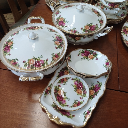 195 - A Very Large Set of Royal Albert Bone China 