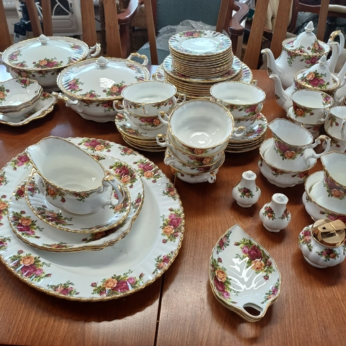 195 - A Very Large Set of Royal Albert Bone China 