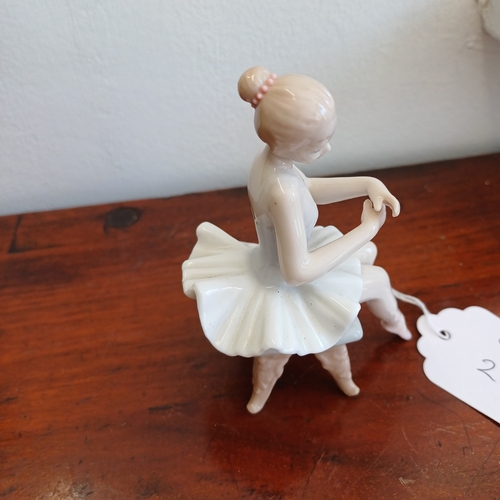 207 - Lladro Dancer seated