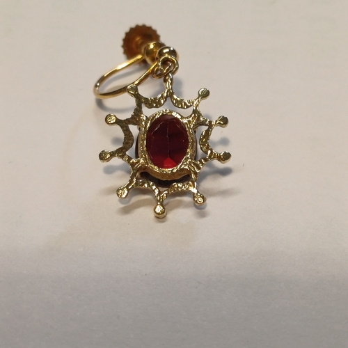 233 - A pair of very pretty Garnet Earrings in an Andrew Grima Style.
- circa 1970's
- 9 ct Gold