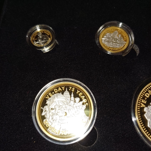 253 - Hattons of London Coin Set.  Boxed Beautiful.
- Coins £5, Double Sovereign, Sovereign, Half Sovereig... 