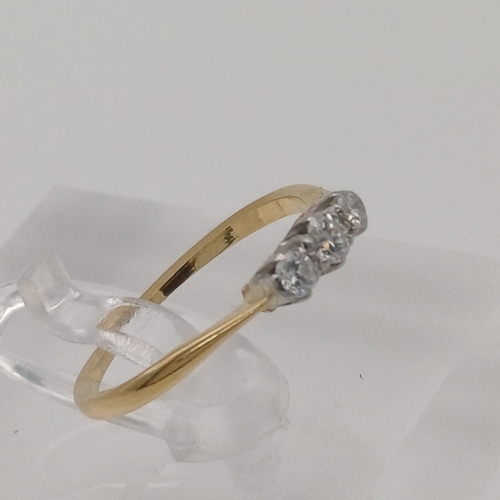 9 - A delicate Three Stone Diamond Ring
- diamond 0.25 ct
- weight 1.74g
- size J
- 10ct yellow gold