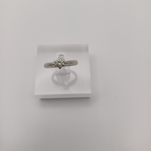 26 - Solitaire Diamond Ring
- 33 points
- Platinum
- size K
- weight 5.12g