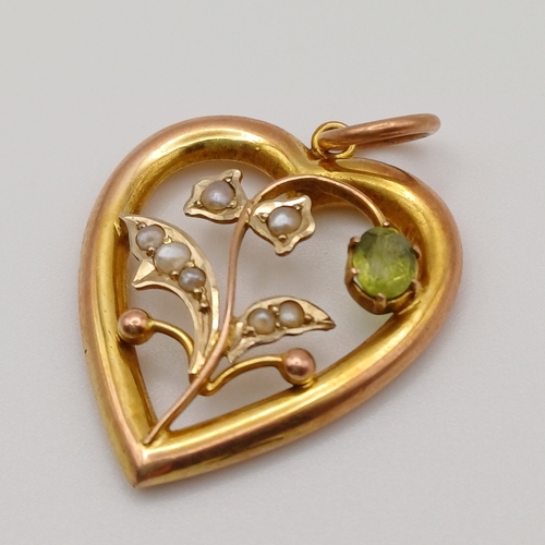 30 - A Victorian Heart Shaped Pendant with Peridot Stone with Sea Pearls.  A really pretty piece.
- 9ct y... 