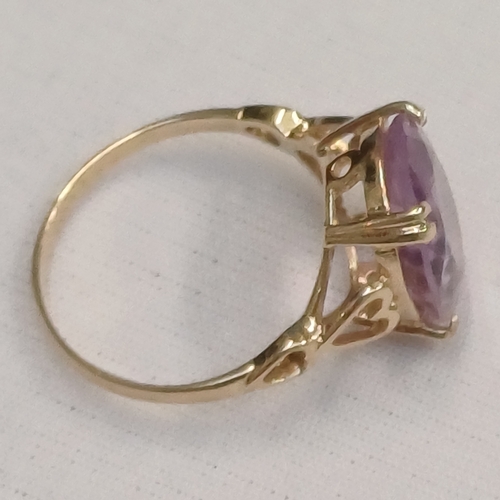 109 - A really pretty Pale Amethyst Ring 
- 9ct yellow gold
- weight 2.23g
- size L