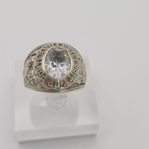 23 - A Truly Stunning Gent's Graduation Ring with a White Stone set in
- 1986 University of Portland
- we... 