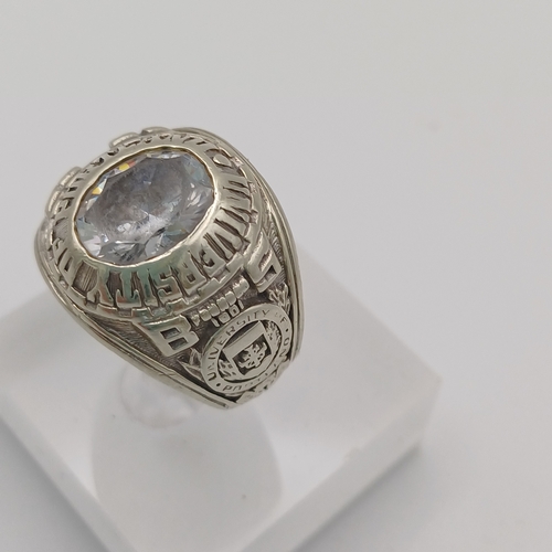 23 - A Truly Stunning Gent's Graduation Ring with a White Stone set in
- 1986 University of Portland
- we... 