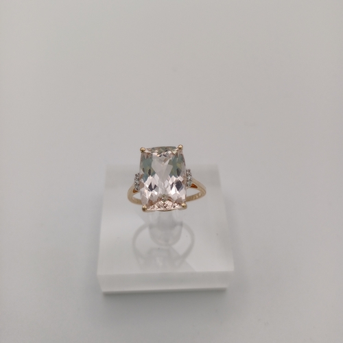 26 - A Pretty and Simple Single White Stone Ring
- size N
- weight 3.18g
- 9ct yellow gold