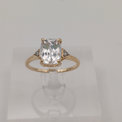 28 - A Dainty Single White Stone Ring
- size N
- weight 2.02g
- 9ct yellow gold