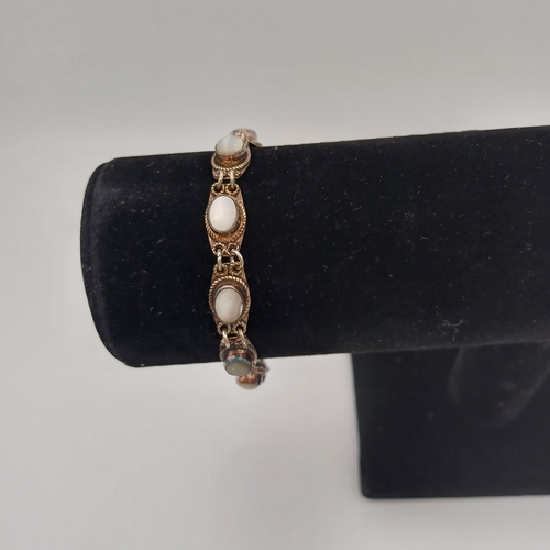 41 - Vintage Suarti Sterling Silver Moonstone Bracelet
- weight 14.59g