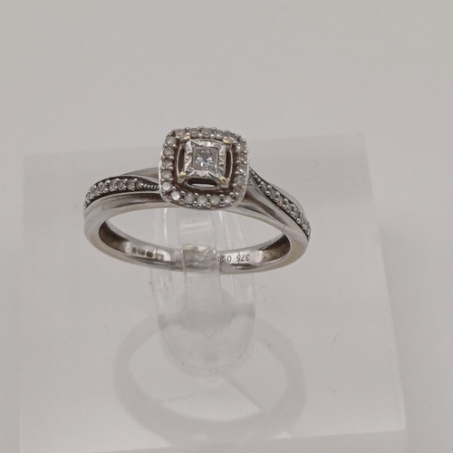 91 - Diamond Ring with the main Diamond in an Illusion Setting.
- size M
- weight 3.00g 
- 9ct white gold