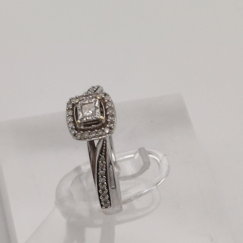 91 - Diamond Ring with the main Diamond in an Illusion Setting.
- size M
- weight 3.00g 
- 9ct white gold