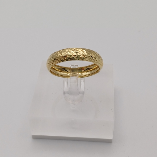 95 - Truly amazing Gent's Gold Band Ring.  This is 9ct yellow gold but it is very light weight.  Lovely c... 