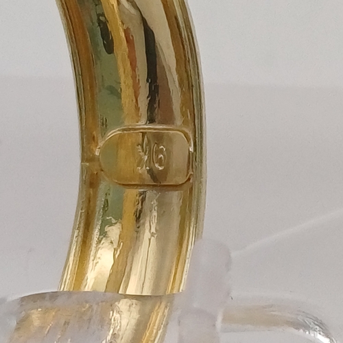 96 - And now a second amazing light weight Gent's Gold Band.
- size W
- weight 0.85g
- 9ct yellow gold