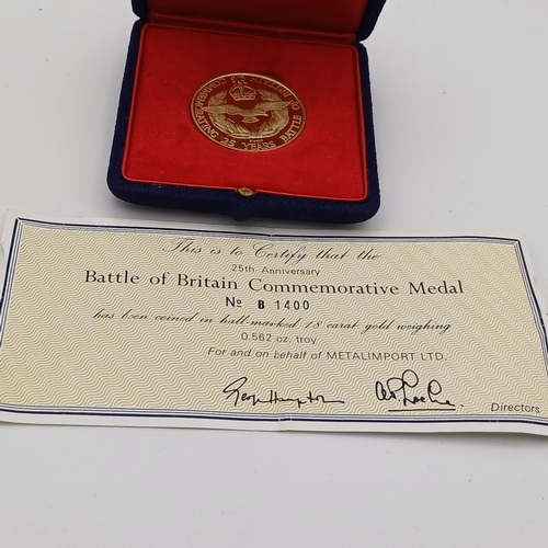 114 - 25th Anniversary Battle of Britain Commemorative Medal.  Boxed and Certificate
- weight 17.96g (0.56... 