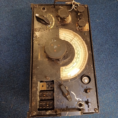 58 - Here is a rather unusual lot a World War 2 Lancaster Bomber Radio.  The Vendor has advised that it i... 