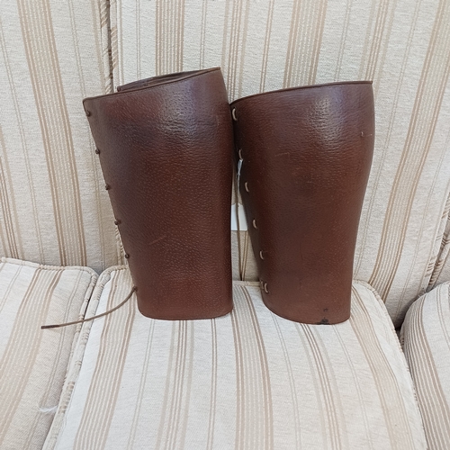 69 - Set of World War I Leather Gaiters in excellent conditions