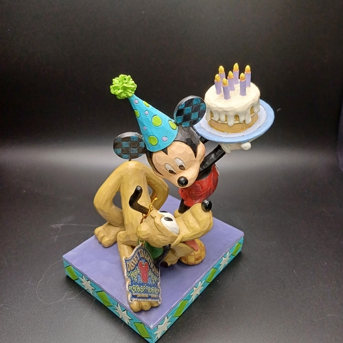 99 - Disney Traditions Showcase 'Happy Birthday, Pal!' Mickey Mouse and Pluto in very good condition in o... 