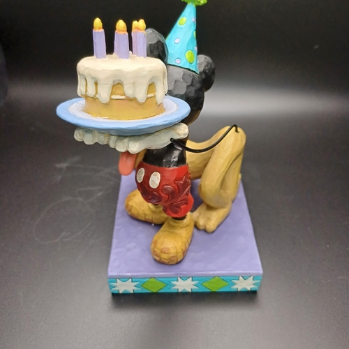 99 - Disney Traditions Showcase 'Happy Birthday, Pal!' Mickey Mouse and Pluto in very good condition in o... 