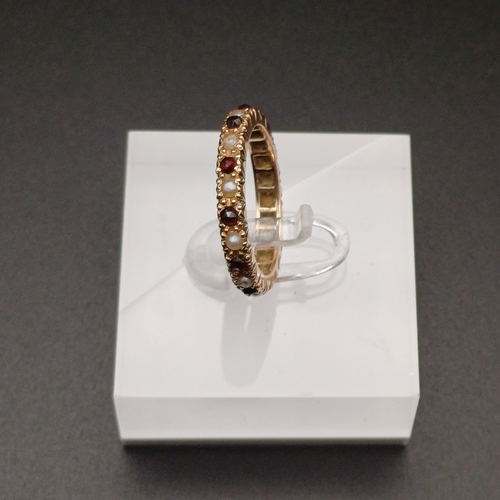 10 - Full Eternity Ring set with Garnet and Sea Pearls
- 9 ct yellow gold
- size M
- 2.7 g