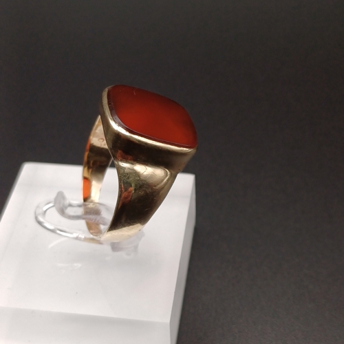 11 - Gent's 1940's  Carnelian Signet Ring, really lovely colour stone.
- 9 ct yellow gold
- size W
- 7.8 ... 