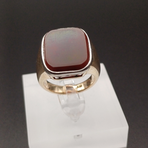 12 - Heavy Gent's 1940's Carnelian Signet Ring 
- 9 ct yellow and white gold
- size O
- 10 g