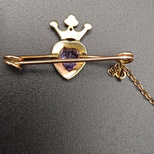 19 - Crown Shaped Brooch with Amethyst and Sea Pearls
- 2.1 g
- p ct yellow gold