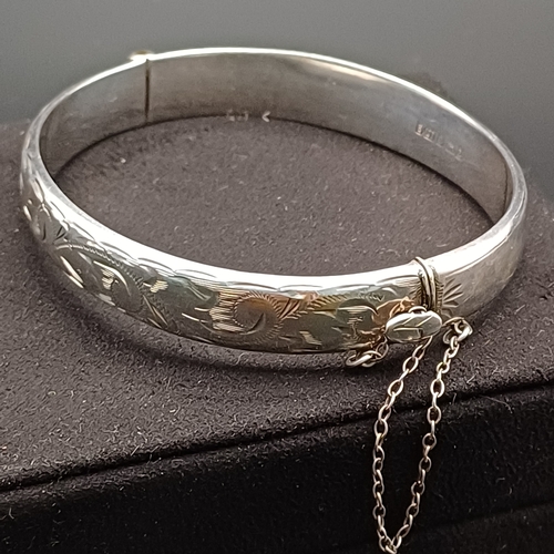 75 - Hinged Bangle with design on one side 925 silver weighing 16.2 g
