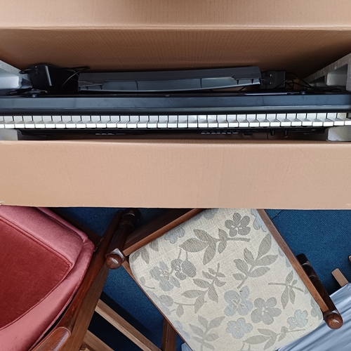 51 - Yamaha Keyboard PSR-E413 boxed and is very good condition.  It would appear it has been hardly used ... 