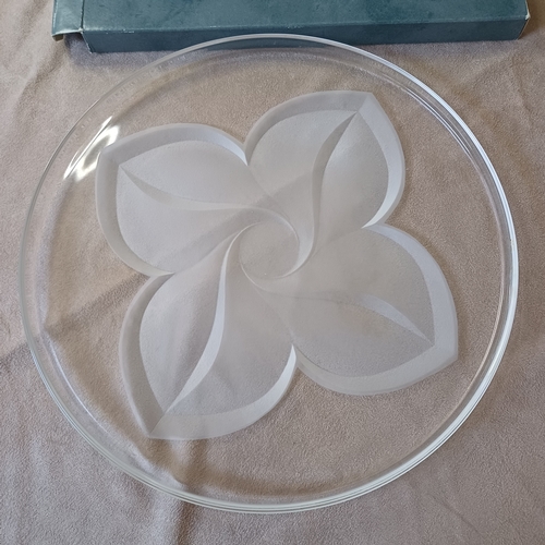 91 - Beautiful Crystal Glass Platter by J G Durand of France with a stunning Flower design.  This comes i... 