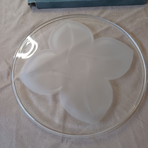 91 - Beautiful Crystal Glass Platter by J G Durand of France with a stunning Flower design.  This comes i... 