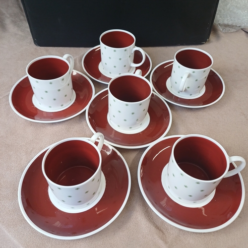 99 - Susie Cooper Set of Six Cups and Saucers in very attractive red saucers and inside to the cups with ... 