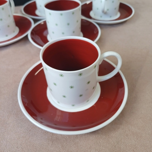 99 - Susie Cooper Set of Six Cups and Saucers in very attractive red saucers and inside to the cups with ... 