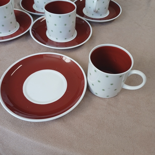 99 - Susie Cooper Set of Six Cups and Saucers in very attractive red saucers and inside to the cups with ... 