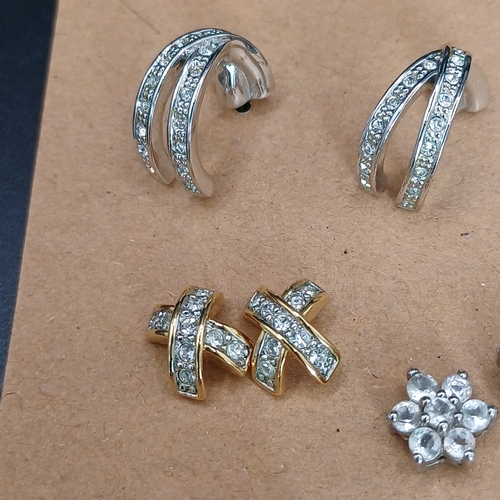 40 - Set of Four Pairs of Earrings.
- 925 Silver
- total weight 9.3 g