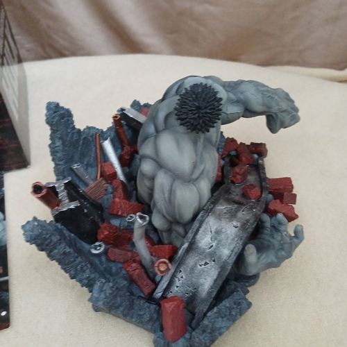 116 - Marvel Hulk Wall Statue Limited Edition Number 284 of 1000 and again this is a really lovely piece