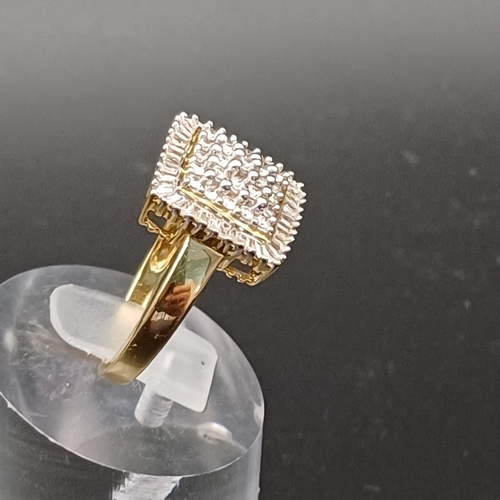 11 - Diamond Cluster Ring with Brilliant and Baguette Cut Diamonds
- 18 ct
- size N
- weight 5 g